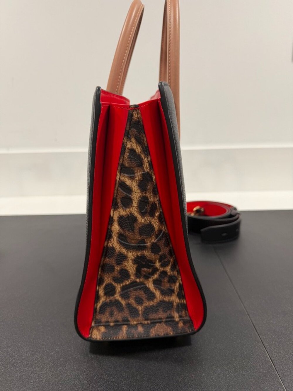 Christian Louboutin Paloma Leather Tote Bag (JB1566) - Picture 9 of 11